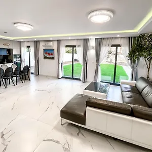  Villa Paris Dream France